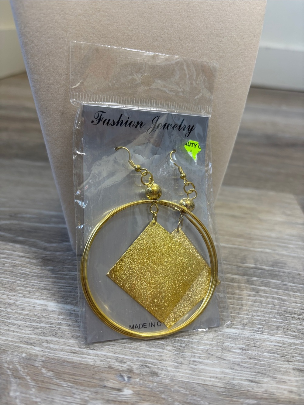3/$10💕 VTG Fashion Jewelry Gold Hoop Earrings with Glitter Square Charm